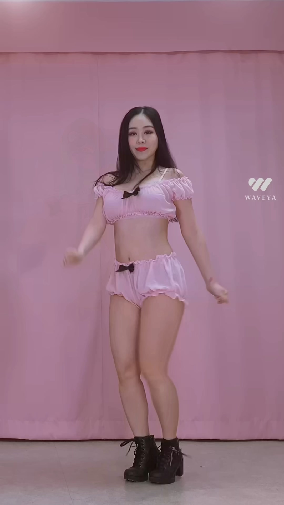 [입덕직캠] MOMOLAND X NATTI NATASHA ‘Yummy Yummy Love’ 모모랜드 dance cover Waveya Ari 웨이브야 아리 – #0718插图